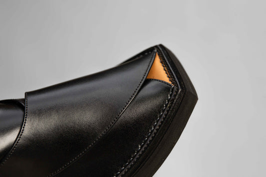 Shinny Black Kaptaan Chappal